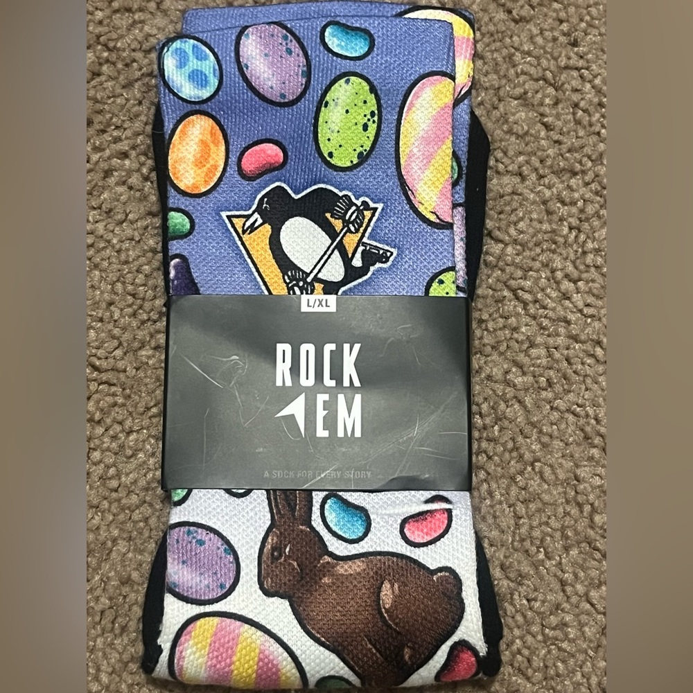 NWT ROCK EM Pittsburgh hockey Easter bunnySocks L/XL